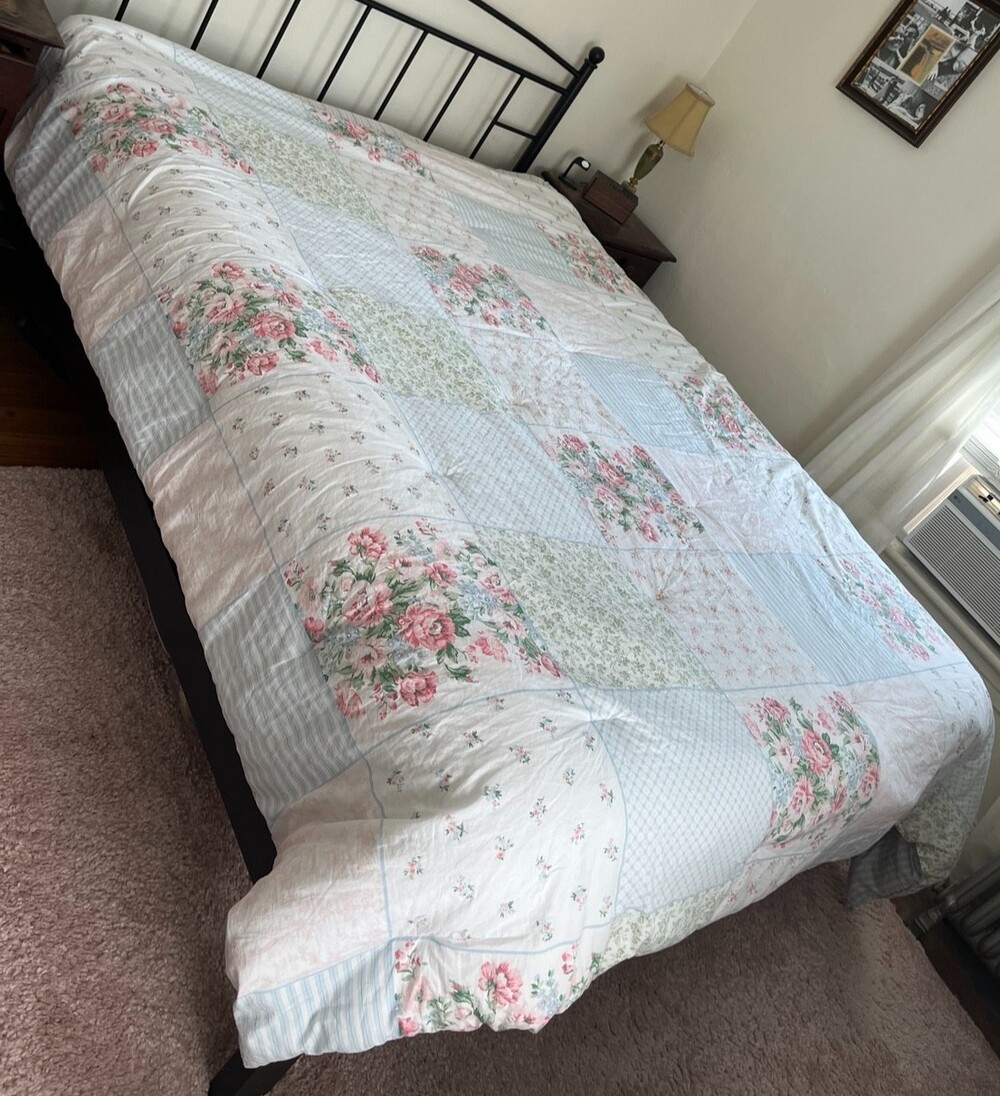 Laura Ashley Hope Patchwork Floral Queen Comforter Cottage Blue Pink Bedding